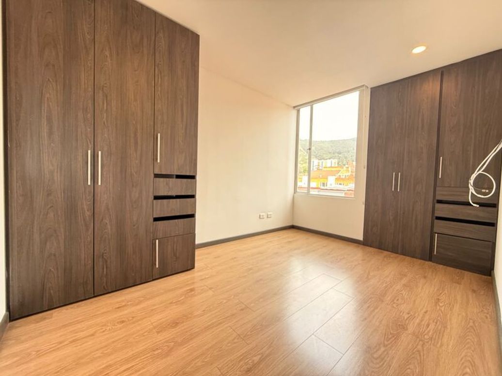 Apartamento de 3 alcobas en venta en Cedro Madeiras, Bogotá, 100 m² · foto 11 de 16