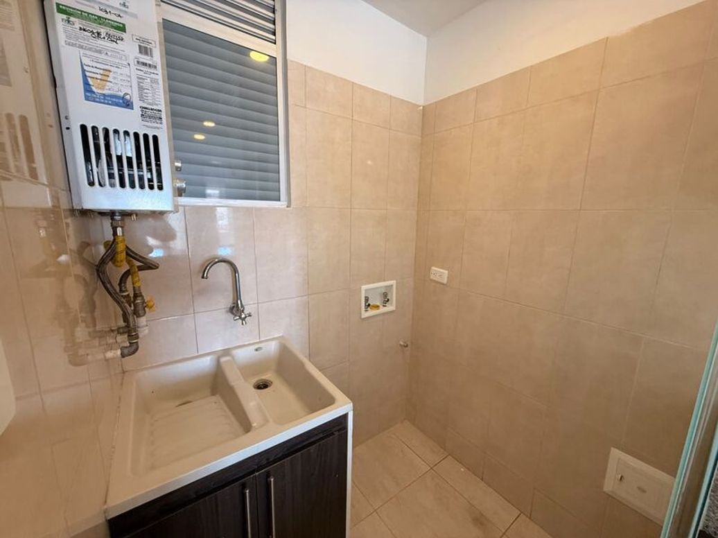 Apartamento de 3 alcobas en venta en Cedro Madeiras, Bogotá, 100 m² · foto 5 de 16