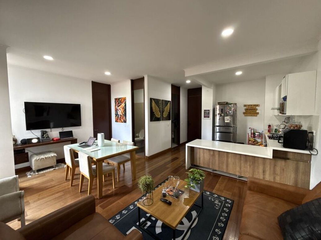 Apartamento de 2 alcobas en venta en Niza Norte, Bogotá, 80 m² · foto 2 de 11
