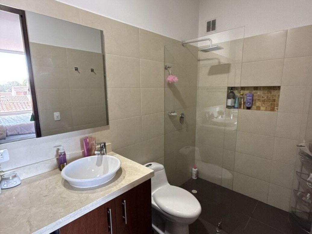 Apartamento de 2 alcobas en venta en Niza Norte, Bogotá, 80 m² · foto 9 de 11