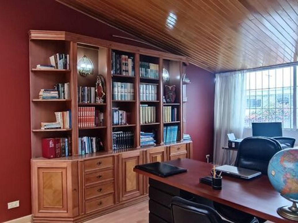 Casa de 4 alcobas en venta en Niza, Bogotá, 326 m² · foto 17 de 18