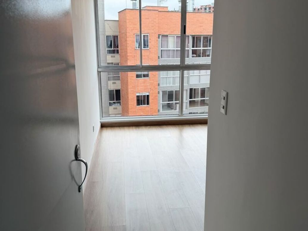 Apartamento de 2 alcobas en venta en El Tintal A.S.D., Bogotá, 37 m² · foto 3 de 14