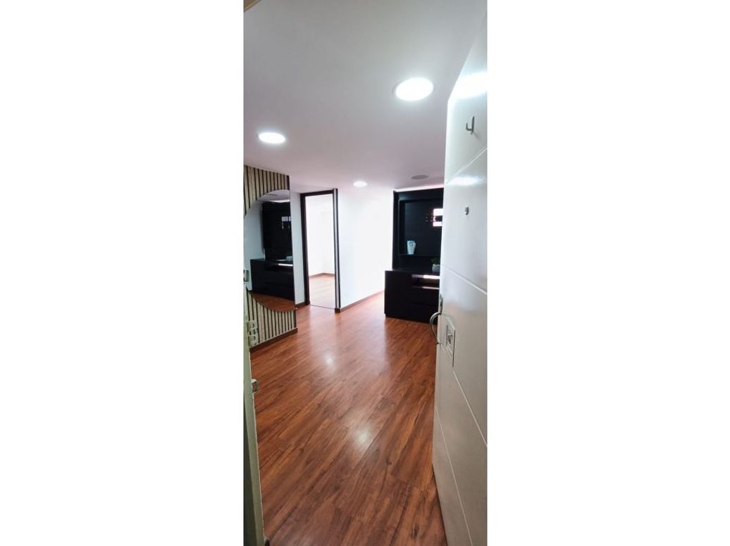 Apartamento de 2 alcobas en venta en El Tintal, Bogotá, 40 m² · foto 2 de 19
