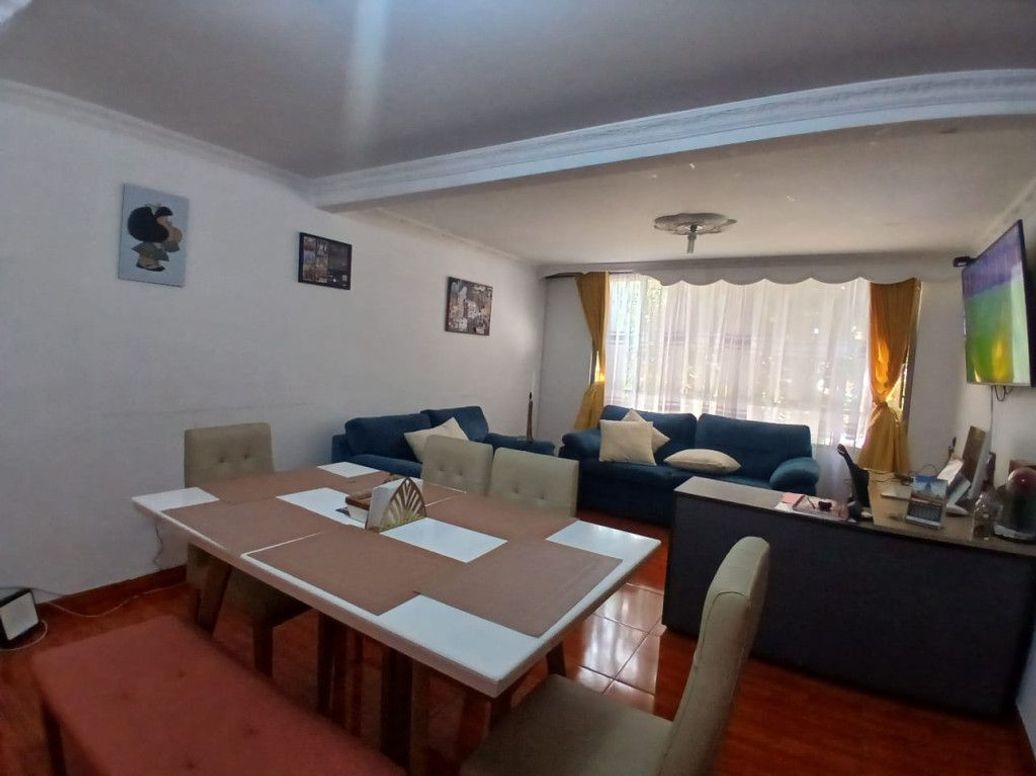 Casa de 13 alcobas en venta en Barcelona, Bogotá, 514 m² · foto 7 de 12