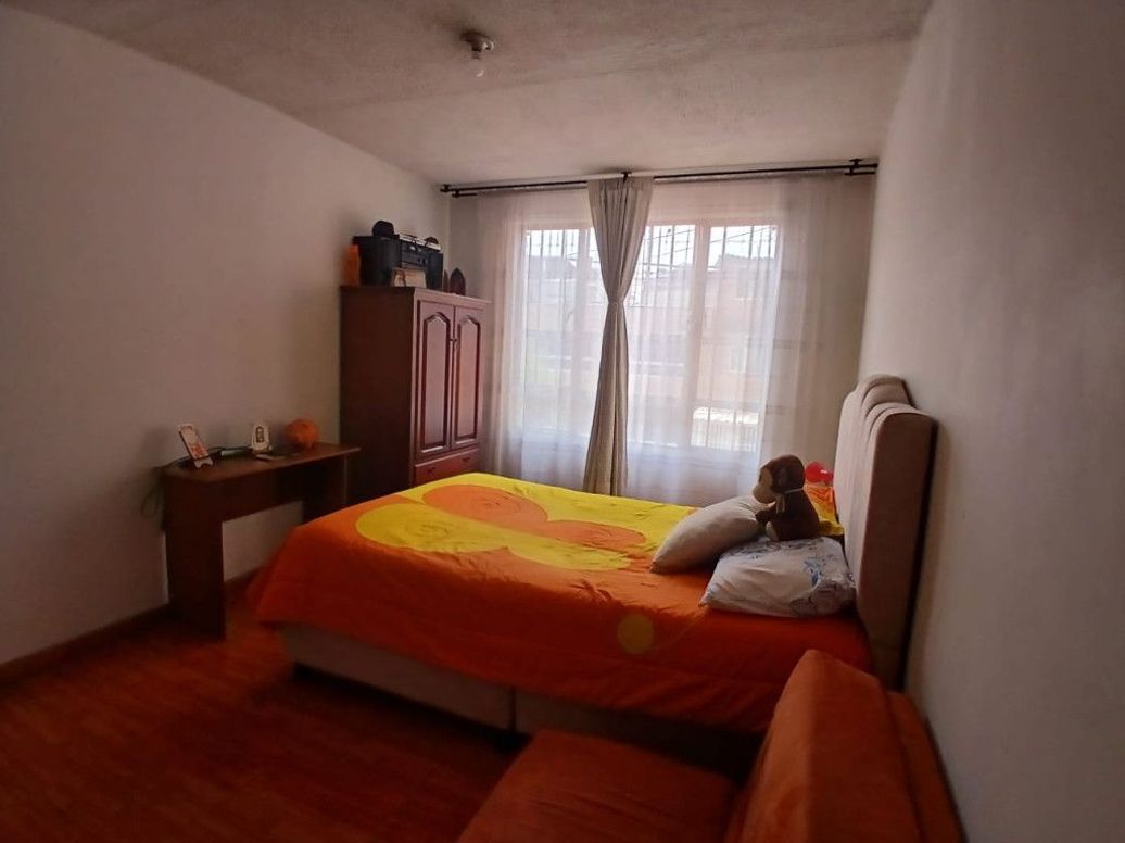 Casa de 13 alcobas en venta en Barcelona, Bogotá, 514 m² · foto 11 de 12