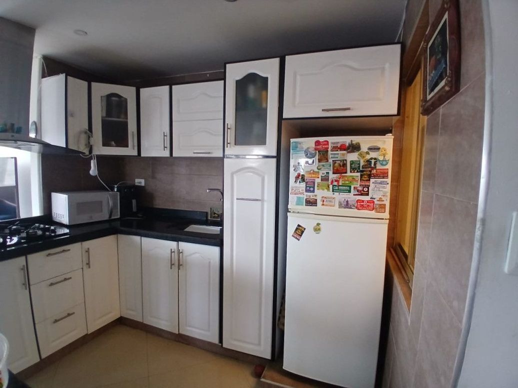 Casa de 13 alcobas en venta en Barcelona, Bogotá, 514 m² · foto 3 de 12