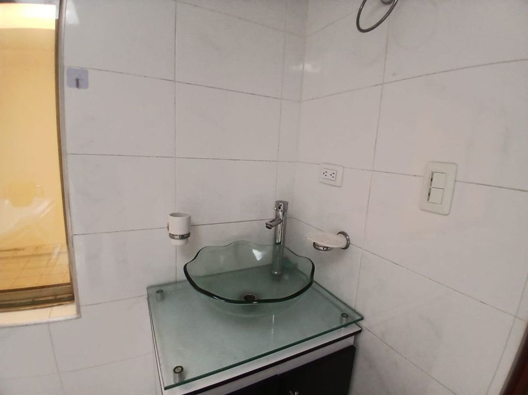 Casa de 13 alcobas en venta en Barcelona, Bogotá, 514 m² · foto 10 de 12