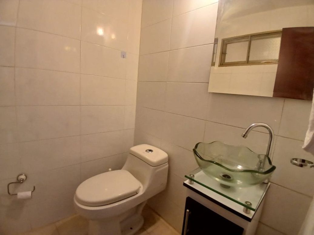 Casa de 13 alcobas en venta en Barcelona, Bogotá, 514 m² · foto 5 de 12