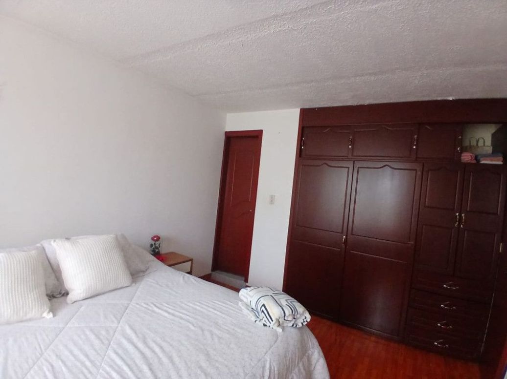 Casa de 13 alcobas en venta en Barcelona, Bogotá, 514 m² · foto 8 de 12