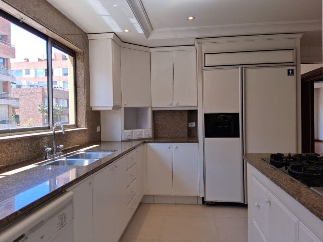 Apartamento de 3 alcobas en venta en Chicó Norte, Bogotá, 220 m² · foto 8 de 20
