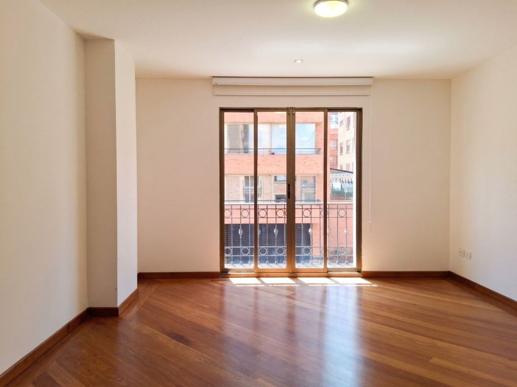 Apartamento de 3 alcobas en venta en Chicó Norte, Bogotá, 220 m² · foto 3 de 20