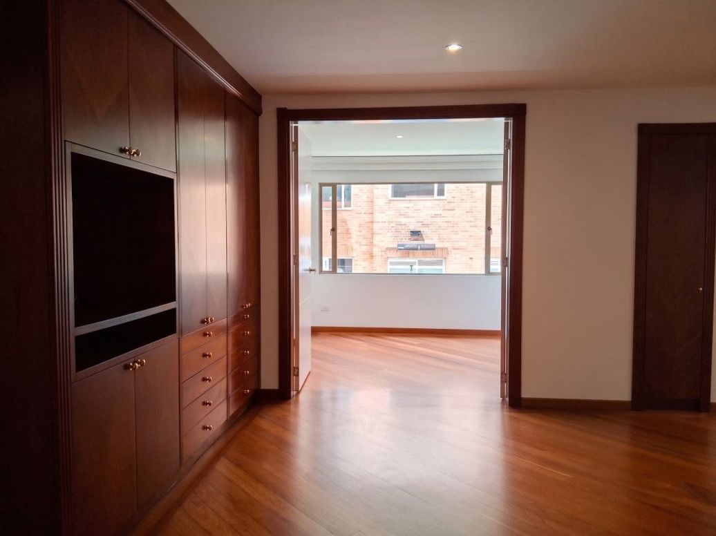 Apartamento de 3 alcobas en venta en Chicó Norte, Bogotá, 220 m² · foto 4 de 20