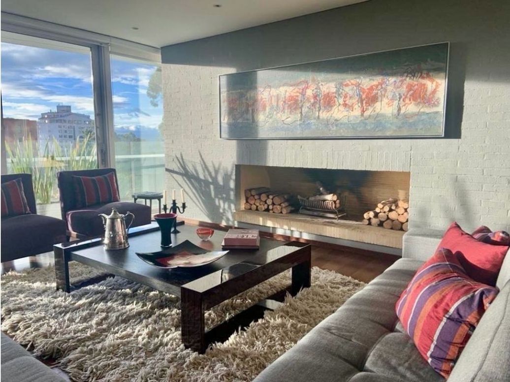 Apartamento de 3 alcobas en venta en Los Rosales, Bogotá, 280 m² · foto 2 de 13