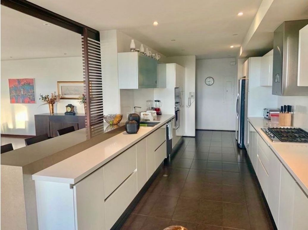 Apartamento de 3 alcobas en venta en Los Rosales, Bogotá, 280 m² · foto 7 de 13