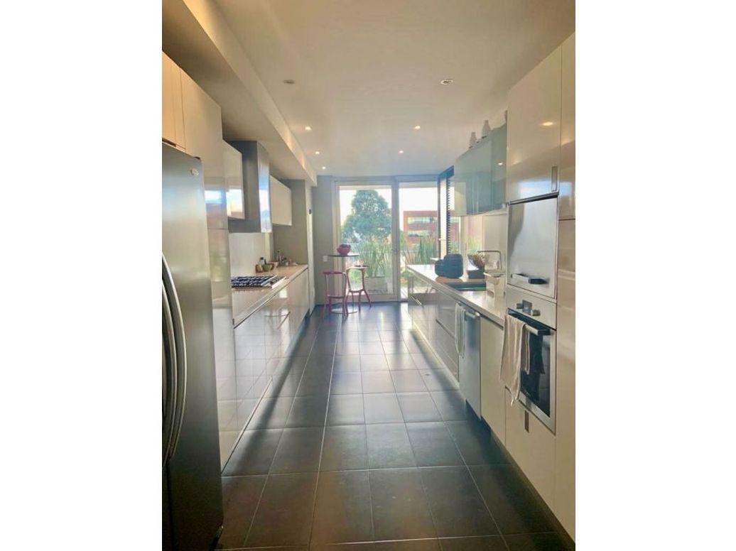 Apartamento de 3 alcobas en venta en Los Rosales, Bogotá, 280 m² · foto 8 de 13