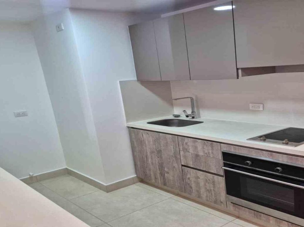Apartamento de 1 alcoba en venta en Ciudad Salitre Occidental, Bogotá, 30 m² · foto 9 de 13