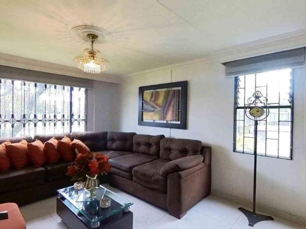 Apartamento de 3 alcobas en venta en Hayuelos, Bogotá, 109 m² · foto 2 de 20