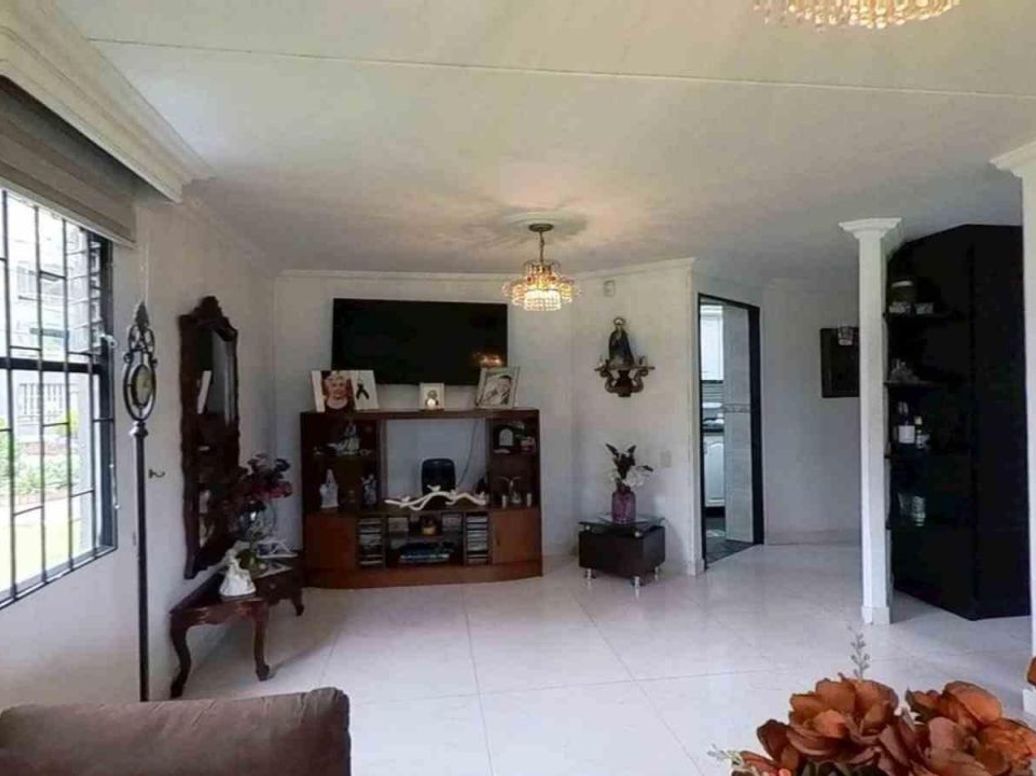 Apartamento de 3 alcobas en venta en Hayuelos, Bogotá, 109 m² · foto 3 de 20