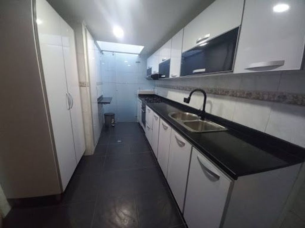 Apartamento de 1 alcoba en arriendo en Santa Barbara, Bogotá, 100 m² · foto 2 de 20