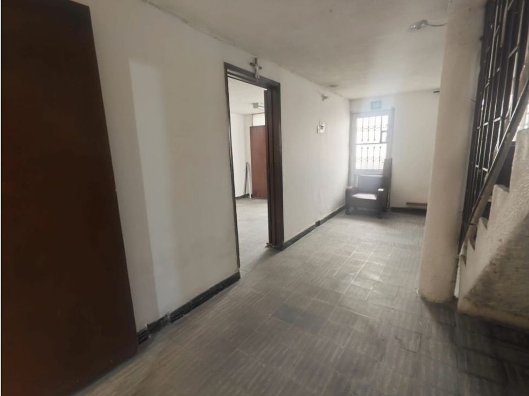 Casa de 6 alcobas en venta en Super Manzana 8, Bogotá, 240 m² · foto 3 de 20
