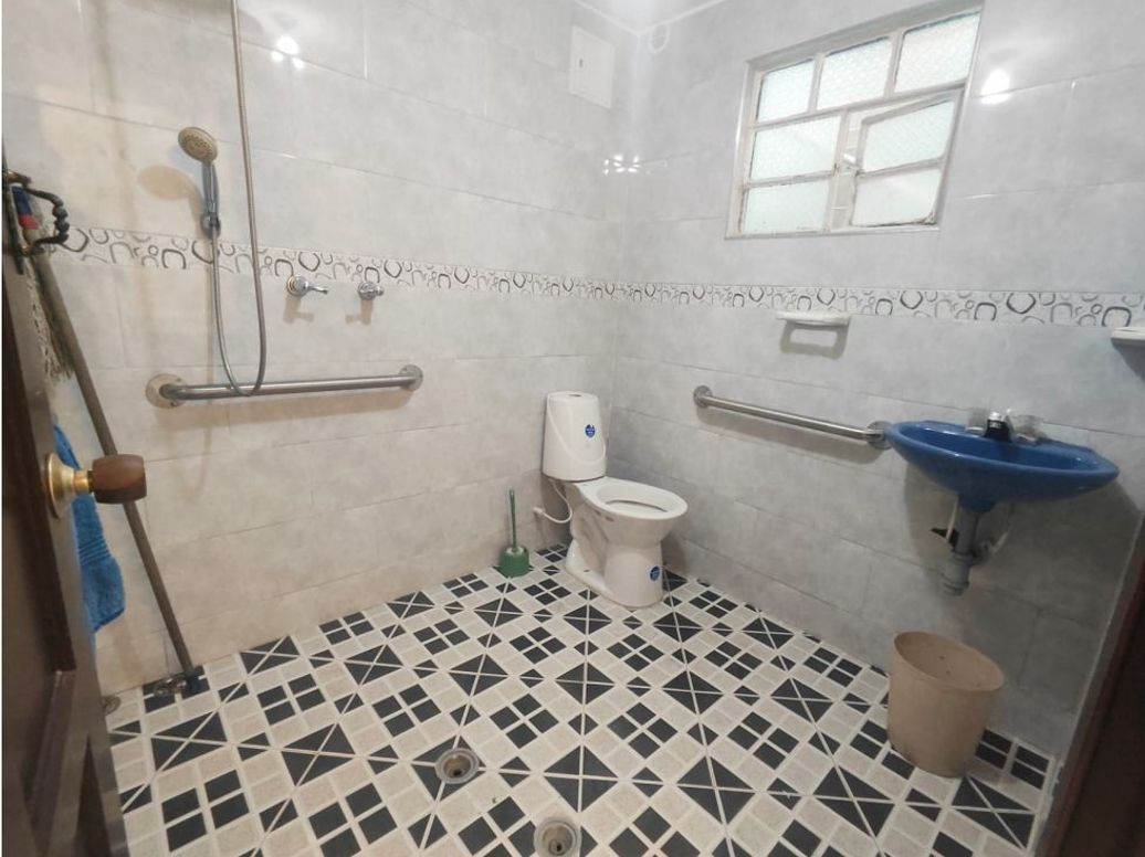 Casa de 6 alcobas en venta en Super Manzana 8, Bogotá, 240 m² · foto 13 de 20