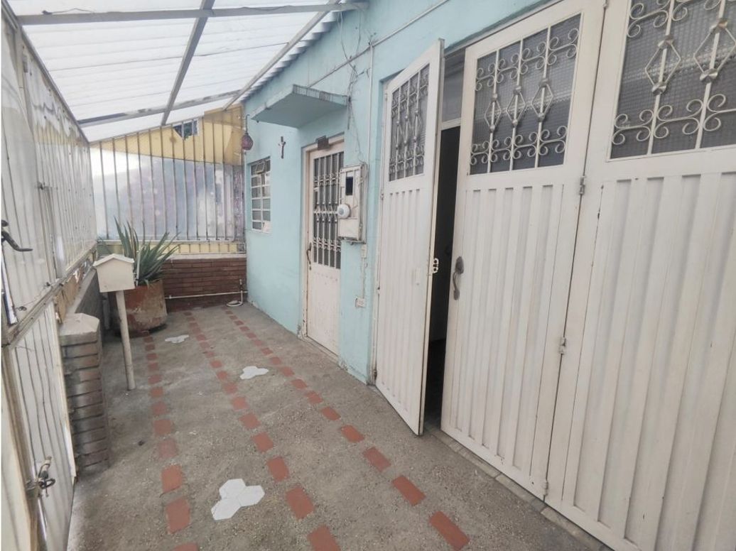Casa de 6 alcobas en venta en Super Manzana 8, Bogotá, 240 m² · foto 19 de 20