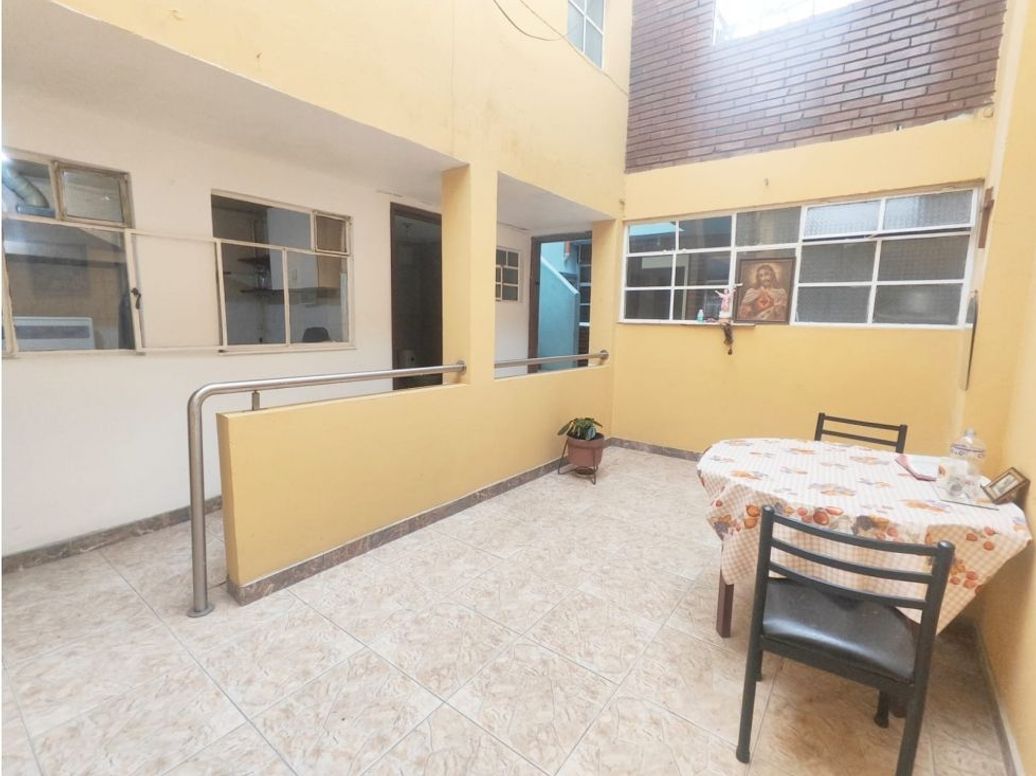 Casa de 6 alcobas en venta en Super Manzana 8, Bogotá, 240 m² · foto 7 de 20