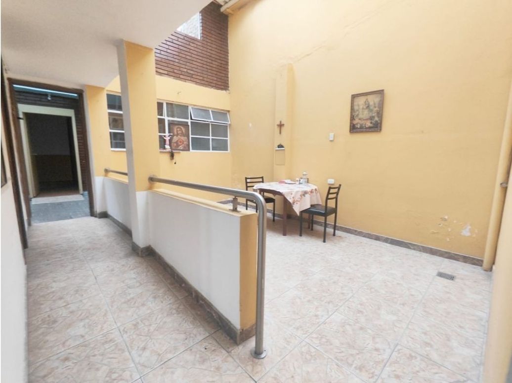 Casa de 6 alcobas en venta en Super Manzana 8, Bogotá, 240 m² · foto 9 de 20