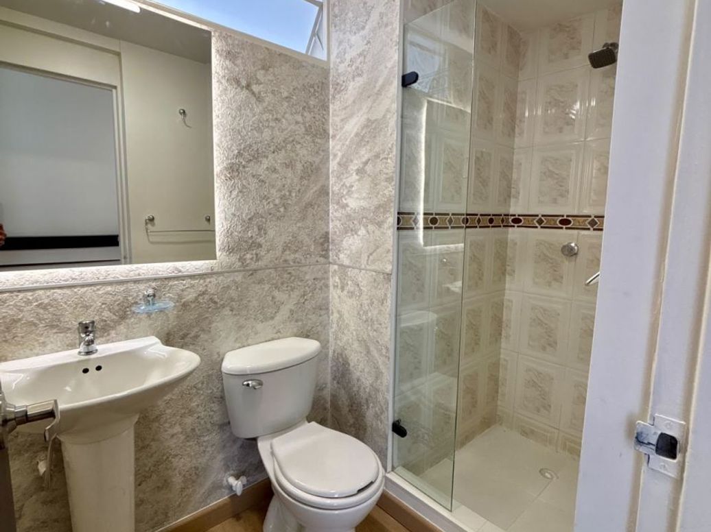Apartamento de 3 alcobas en venta en Alferez Real, Bogotá, 66 m² · foto 15 de 18
