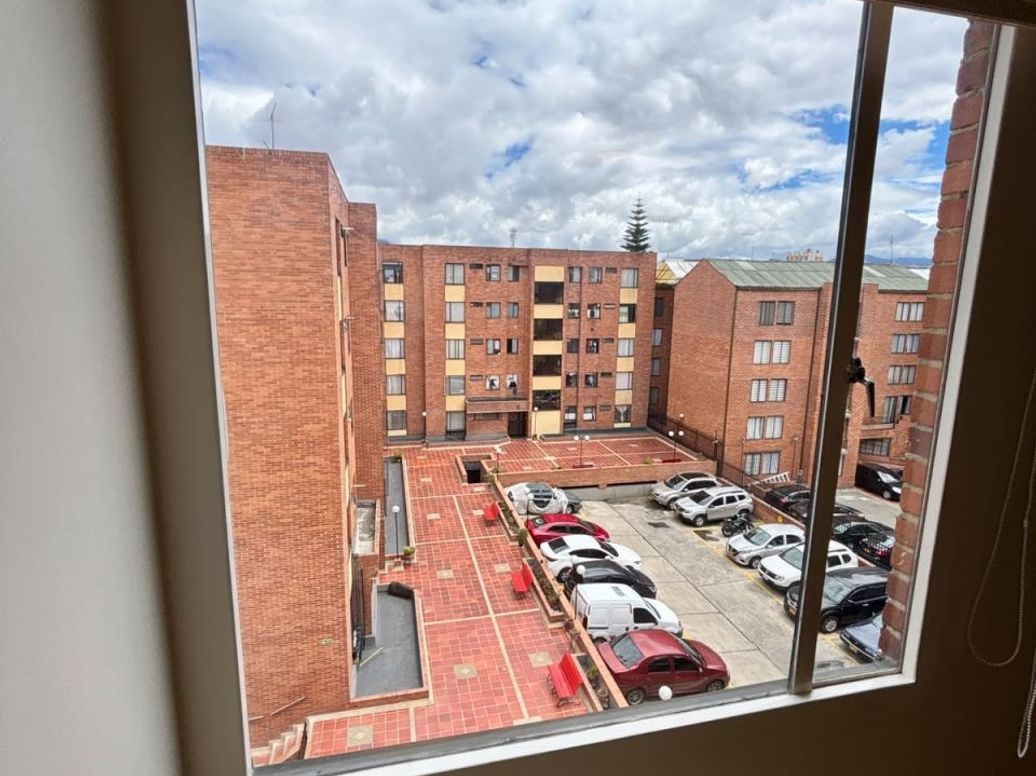 Apartamento de 3 alcobas en venta en Alferez Real, Bogotá, 66 m² · foto 11 de 18