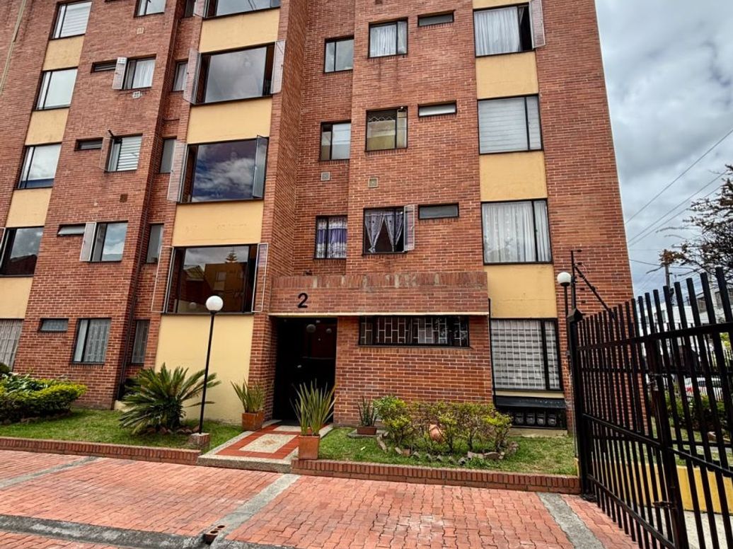Apartamento de 3 alcobas en venta en Alferez Real, Bogotá, 66 m² · foto 18 de 18