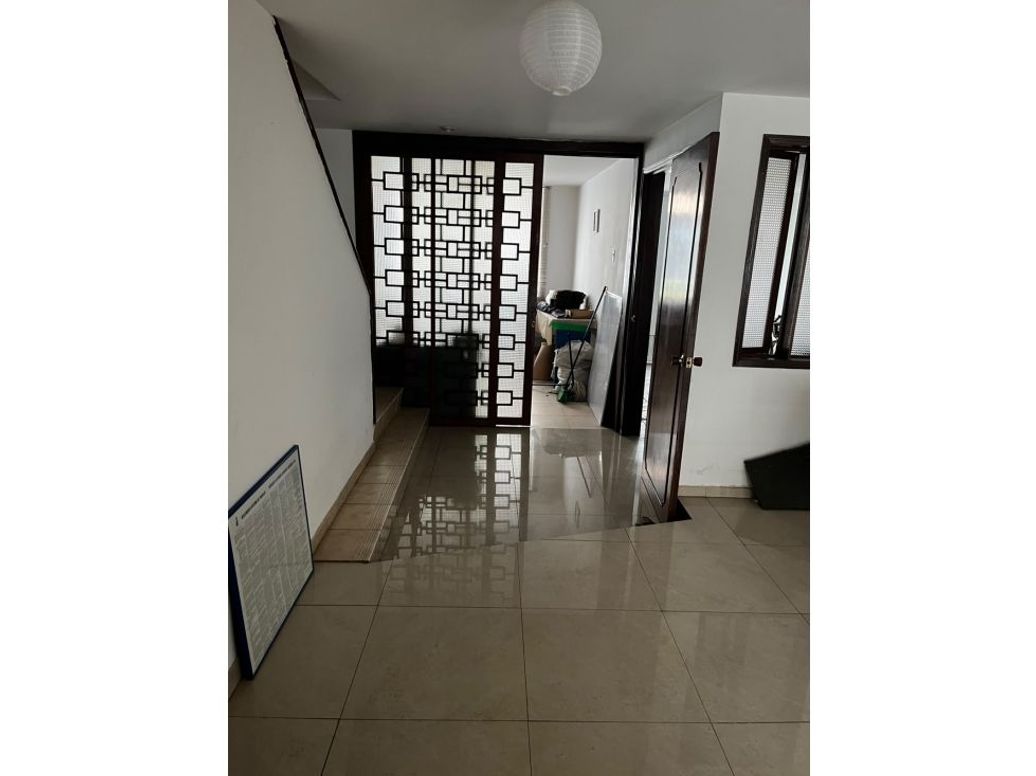 Casa de 4 alcobas en venta en Las Villas, Bogotá, 237 m² · foto 2 de 18