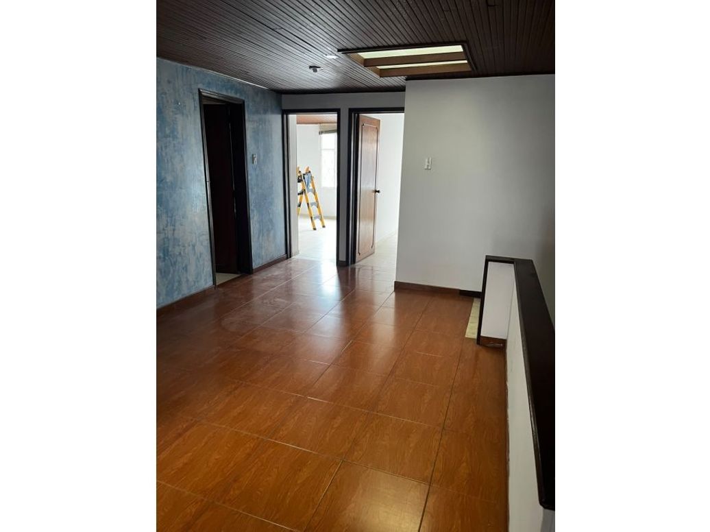 Casa de 4 alcobas en venta en Las Villas, Bogotá, 237 m² · foto 8 de 18