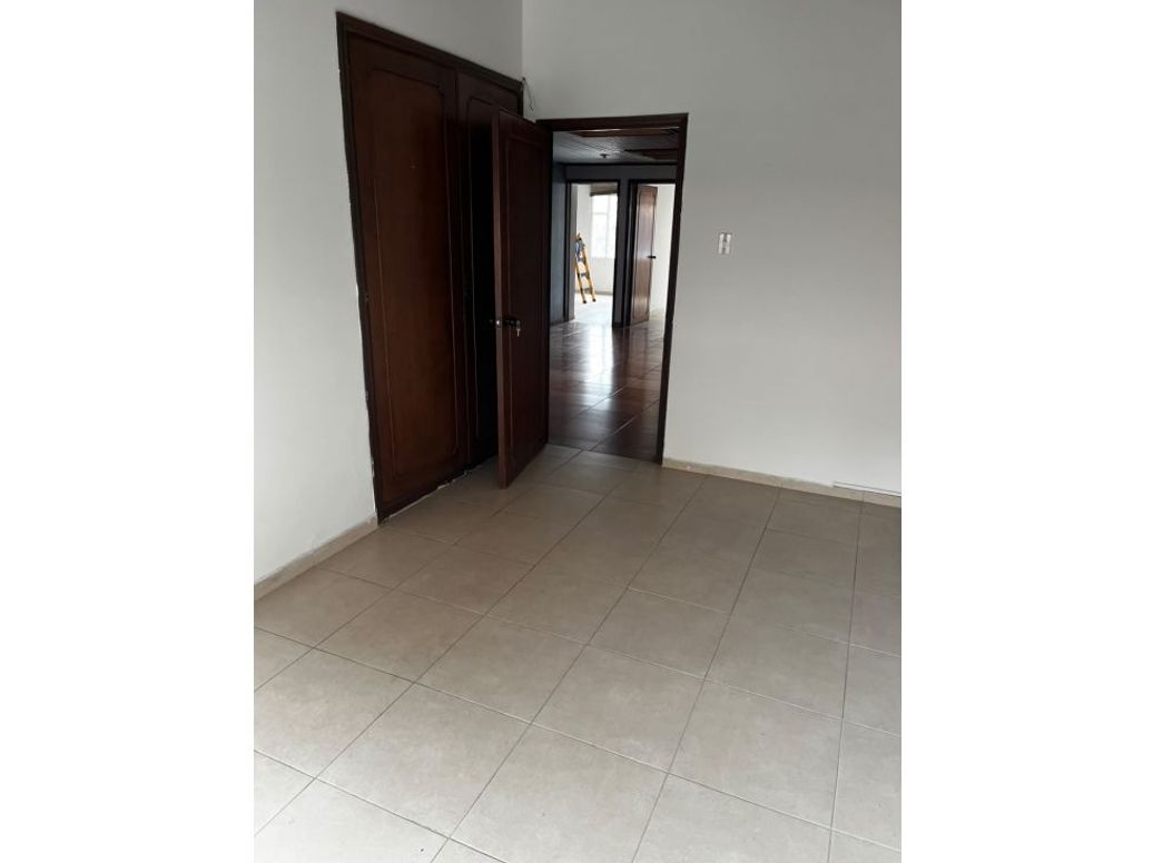 Casa de 4 alcobas en venta en Las Villas, Bogotá, 237 m² · foto 9 de 18