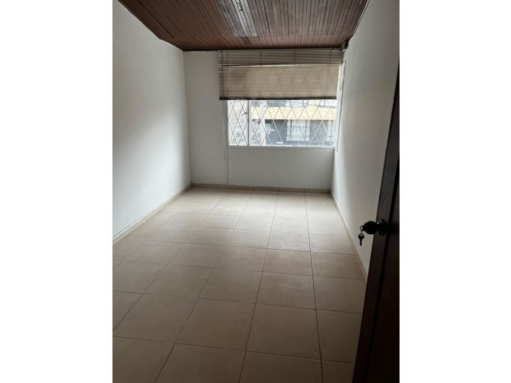 Casa de 4 alcobas en venta en Las Villas, Bogotá, 237 m² · foto 10 de 18