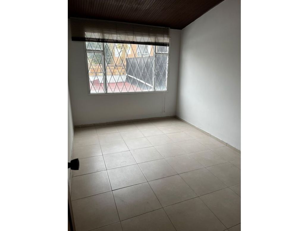 Casa de 4 alcobas en venta en Las Villas, Bogotá, 237 m² · foto 17 de 18