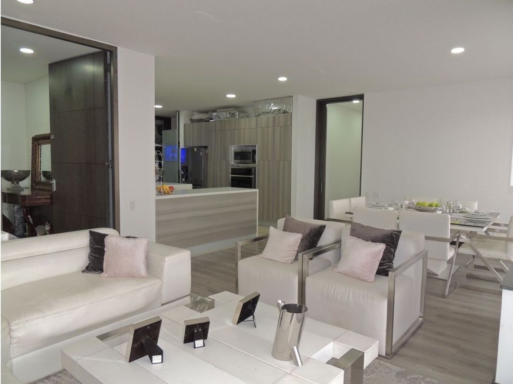 Apartamento de 3 alcobas en venta en Usaquén, Bogotá, 177 m² · foto 2 de 20