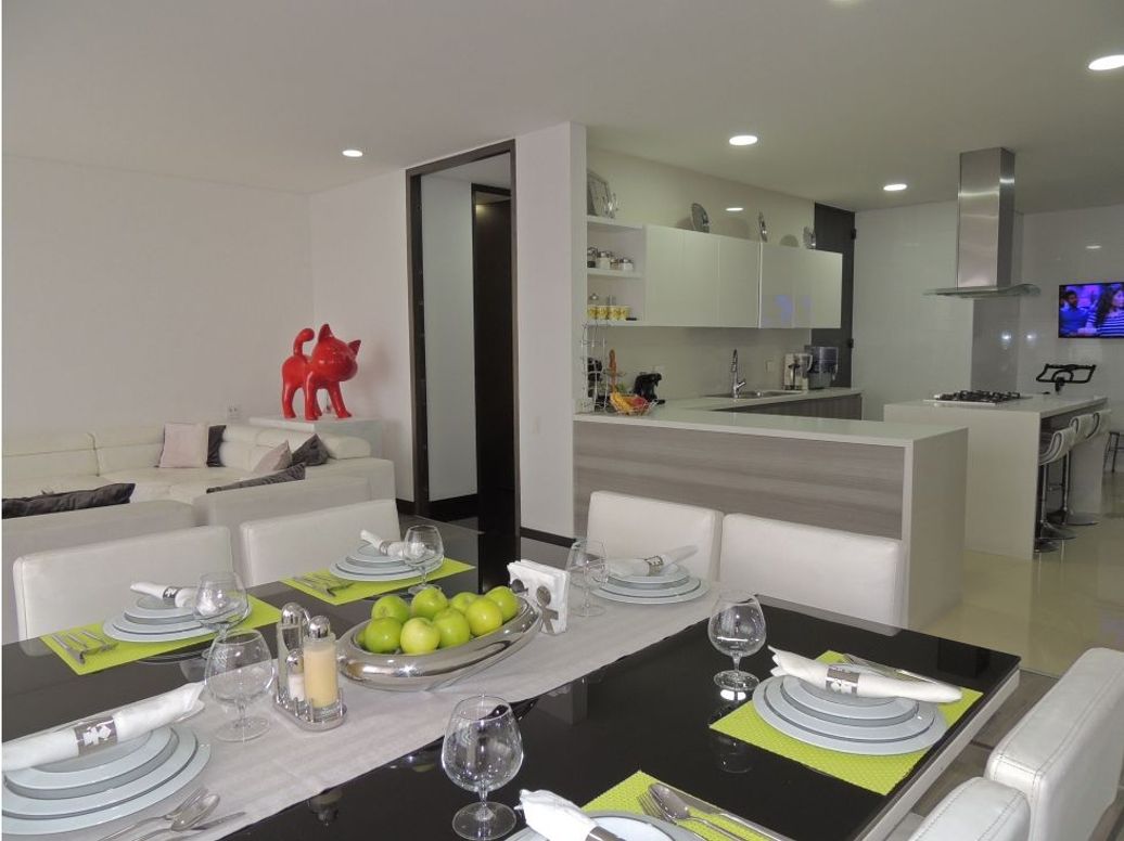 Apartamento de 3 alcobas en venta en Usaquén, Bogotá, 177 m² · foto 3 de 20