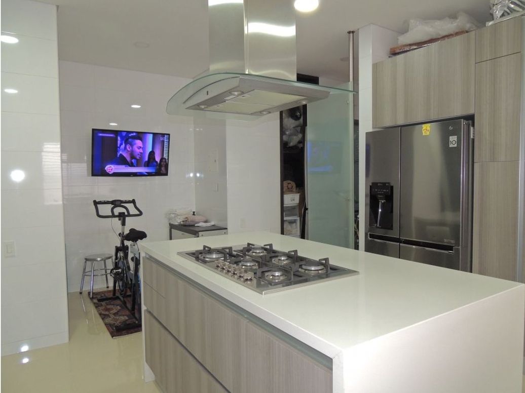 Apartamento de 3 alcobas en venta en Usaquén, Bogotá, 177 m² · foto 4 de 20