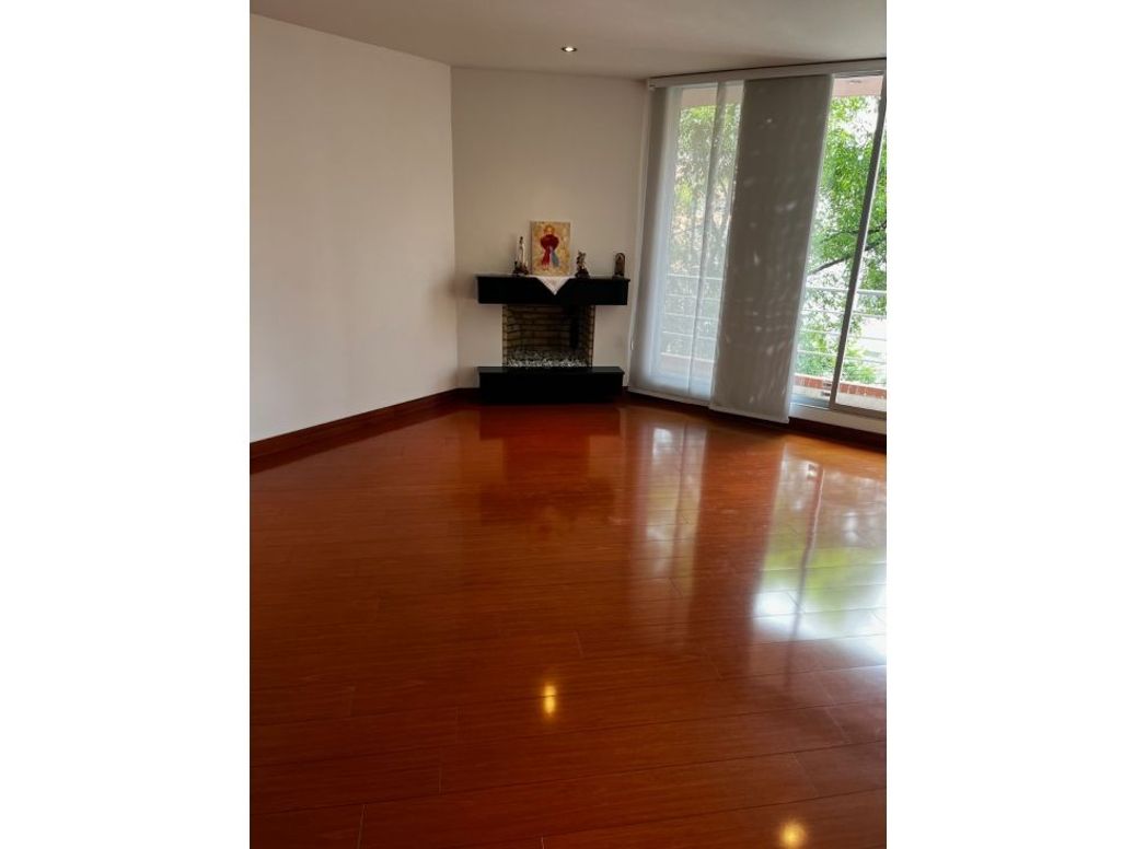 Apartamento de 3 alcobas en venta en Santa Paula, Bogotá, 145 m² · foto 2 de 20