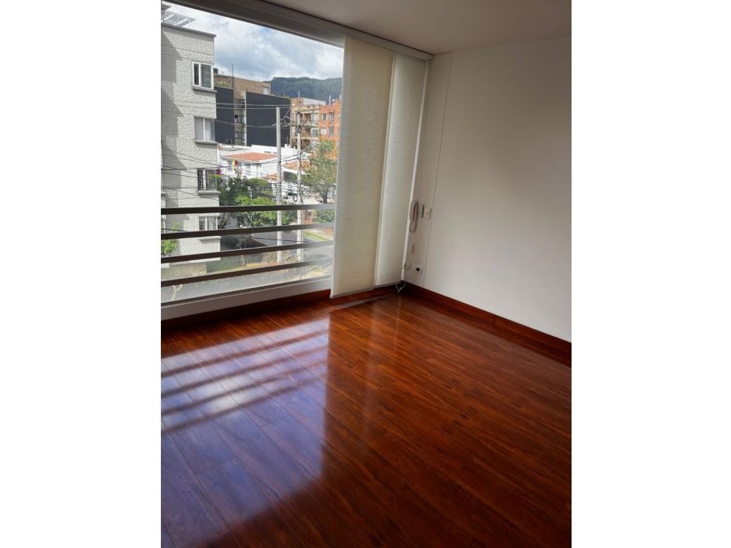 Apartamento de 3 alcobas en venta en Santa Paula, Bogotá, 145 m² · foto 3 de 20