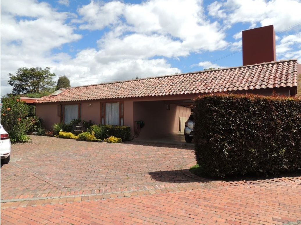 Casa de 3 alcobas en venta en Guaymaral, Bogotá, 258 m² · foto 3 de 20
