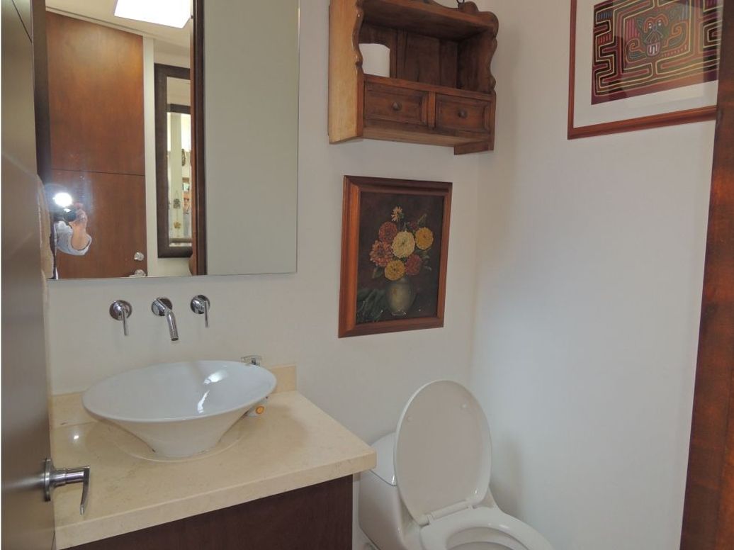 Apartamento de 3 alcobas en venta en Arrayanes, Bogotá, 230 m² · foto 2 de 20
