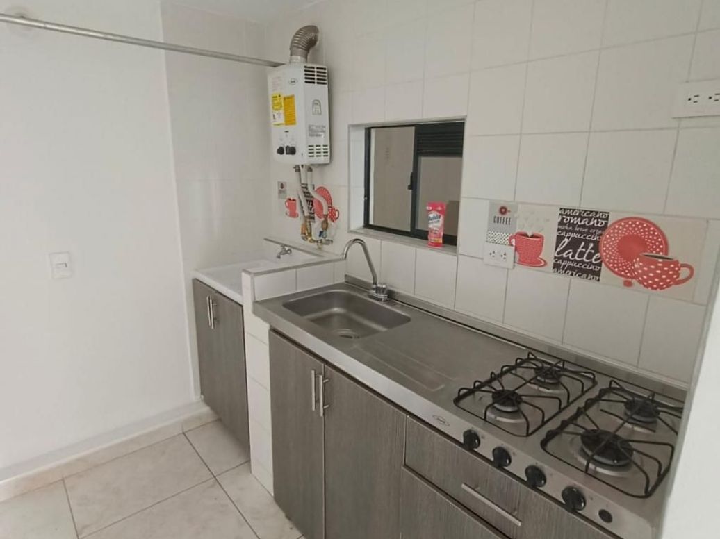 Apartamento en arriendo en Los Naranjos, Bogotá · foto 4 de 15