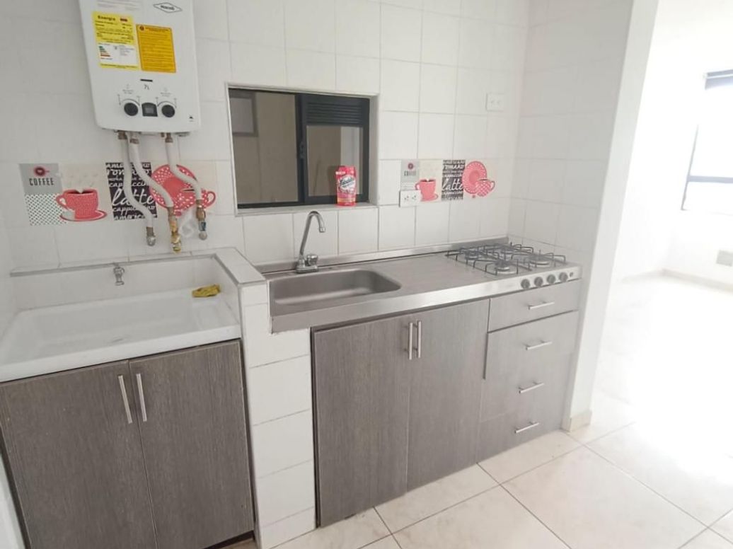 Apartamento en arriendo en Los Naranjos, Bogotá · foto 3 de 15