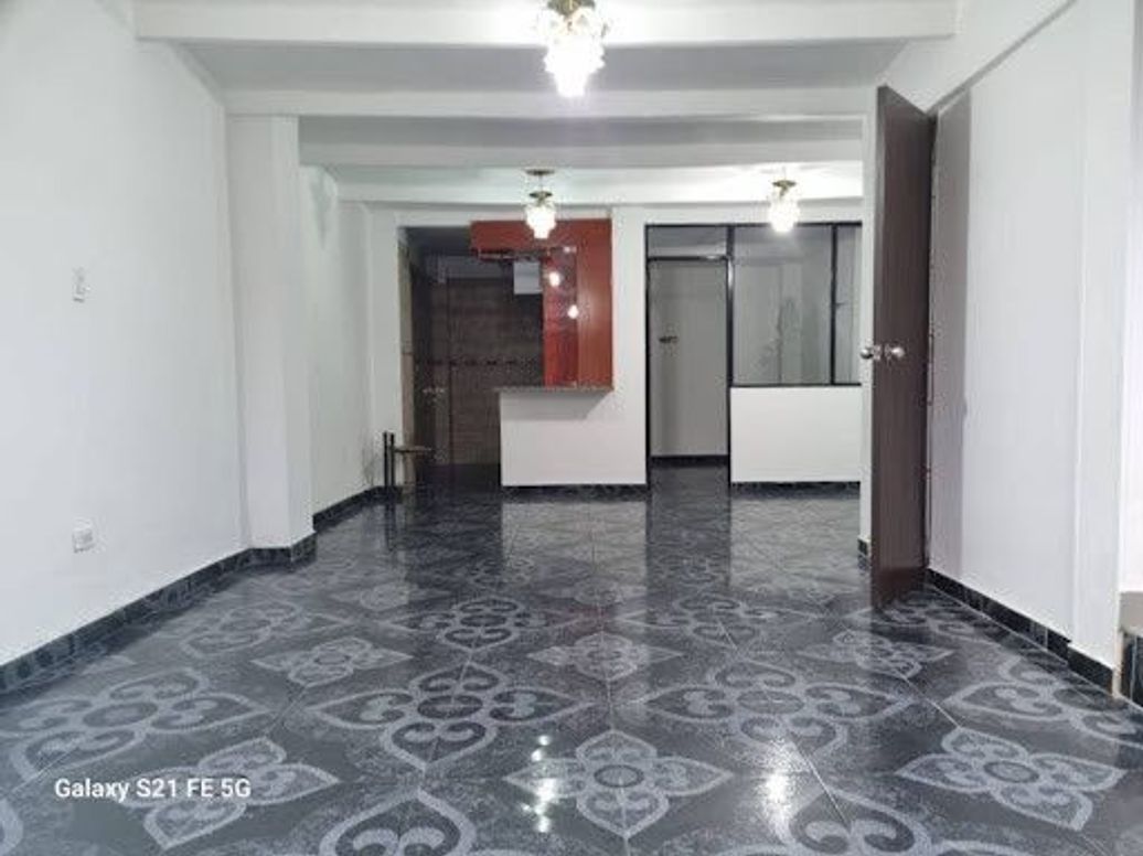 Casa de 5 alcobas en venta en Ospina Perez, Bogotá, 172 m² · foto 3 de 20