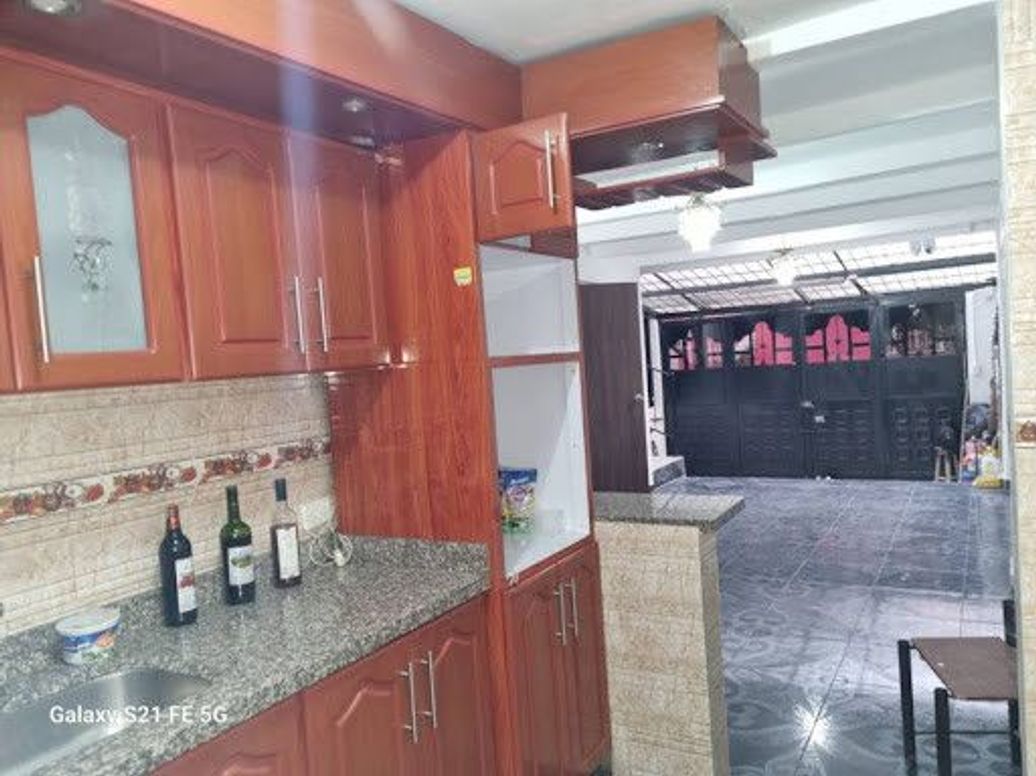 Casa de 5 alcobas en venta en Ospina Perez, Bogotá, 172 m² · foto 2 de 20
