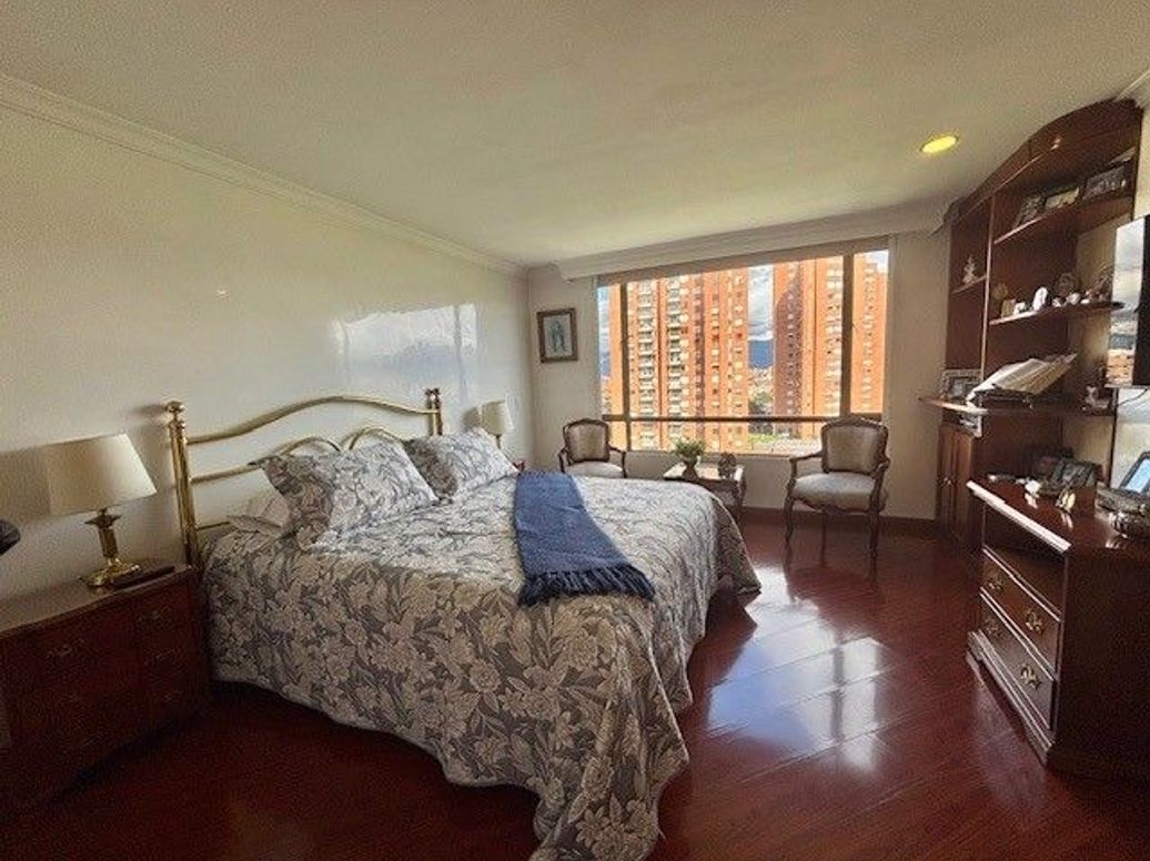 Apartamento de 3 alcobas en venta en Niza Suba, Bogotá, 206 m² · foto 10 de 20