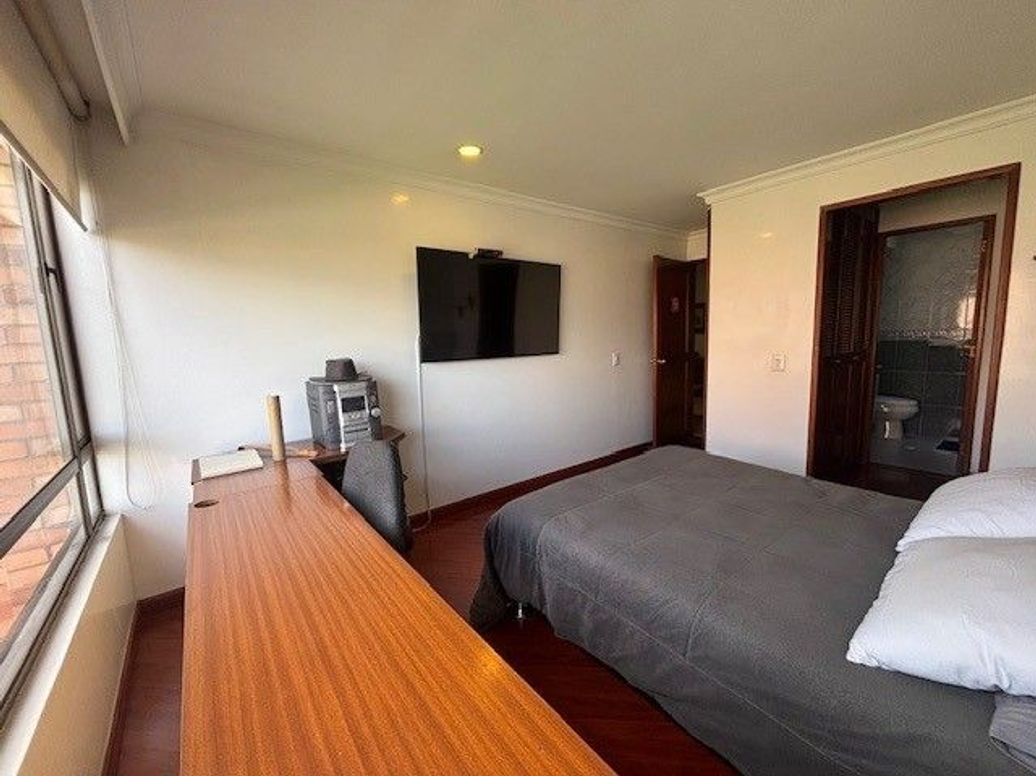 Apartamento de 3 alcobas en venta en Niza Suba, Bogotá, 206 m² · foto 4 de 20