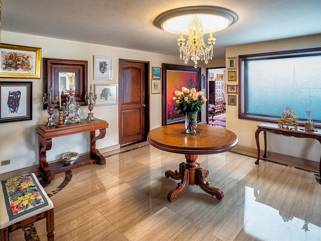 Apartamento de 4 alcobas en venta en Santa Barbara Occidental, Bogotá, 411 m² · foto 8 de 19